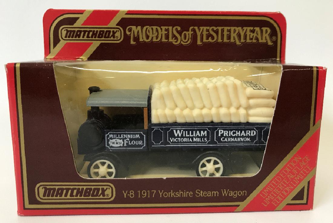Vintage MATCHBOX LESNEY Models of Yesteryear Y8 1917: Vintage MATCHBOX LESNEY Models of Yesteryear 1917 Yorkshire Steam Wagon, William Pritchard - Y8 (Y8-5-1), dark blue cab and body, blue-grey cab and roof, cream sacks, like new condition in original ty