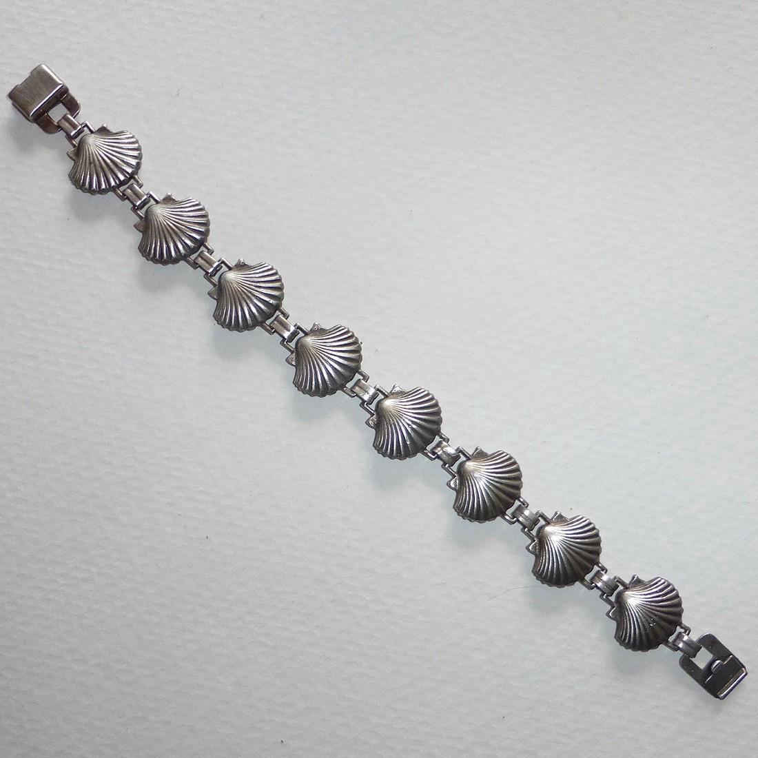 Vintage Sterling Silver Figural Shells Bracelet (1 of 8)