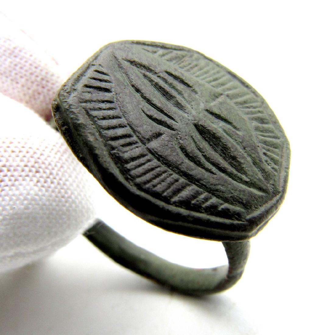 Roman Legionary Ring with Thunderbolt on Bezel (1 of 3)