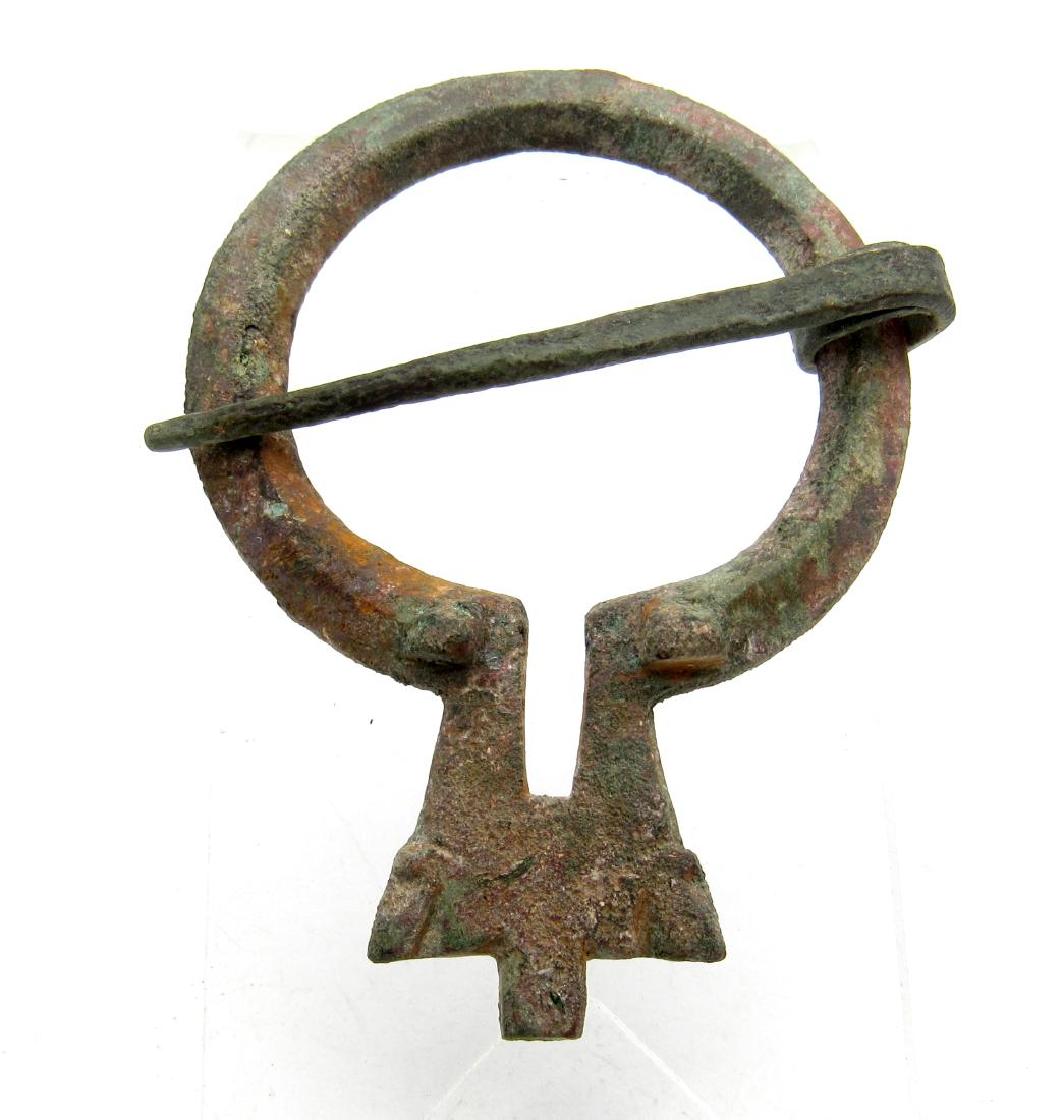 Roman Omega Fibula/Brooch: Material: Bronze Dimensions: 61mm ; 20grams Provenance/Additional Information: From an old British collection, property of a London collector, acquired on British and European art market between 1960 