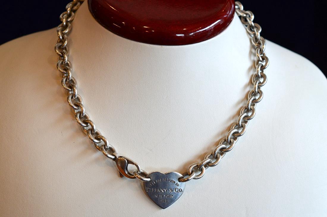 Return to Tiffany & Co. Sterling Silver Necklace: Reference: J441 Item: Authentic Tiffany & Company "Return to Tiffany" Necklace Brand: Tiffany Metal Purity: .925 Sterling Silver Size/Dimensions: 14" long Sterling silver 14" link choker necklace with