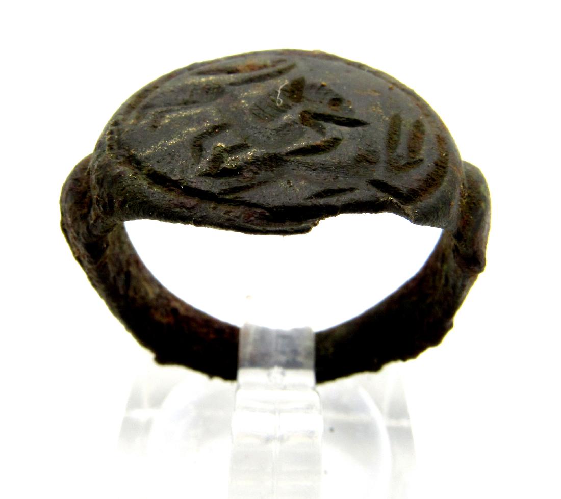 Rare decorated Ancient Greek Ring (1 of 4)