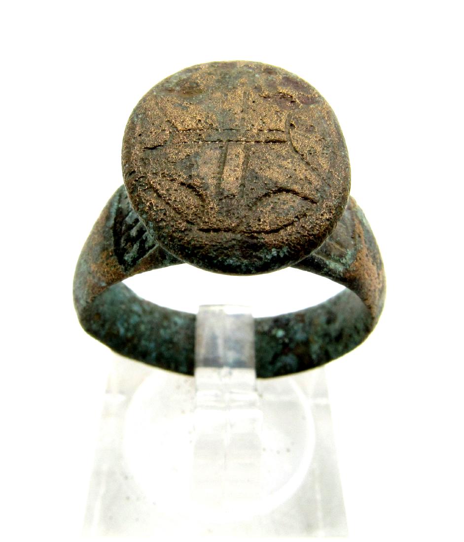 Ancient Roman Legionary ring (1 of 4)