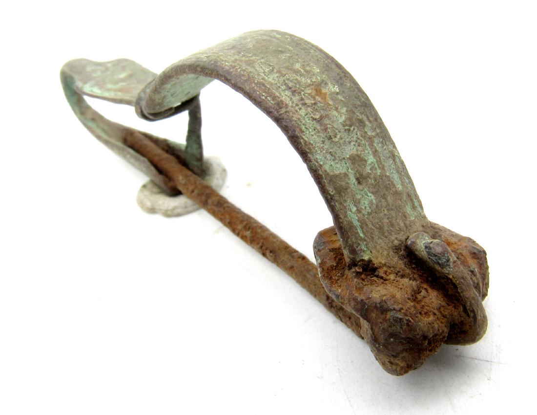 Ancient roman "P-shaped" bow brooch (1 of 3)