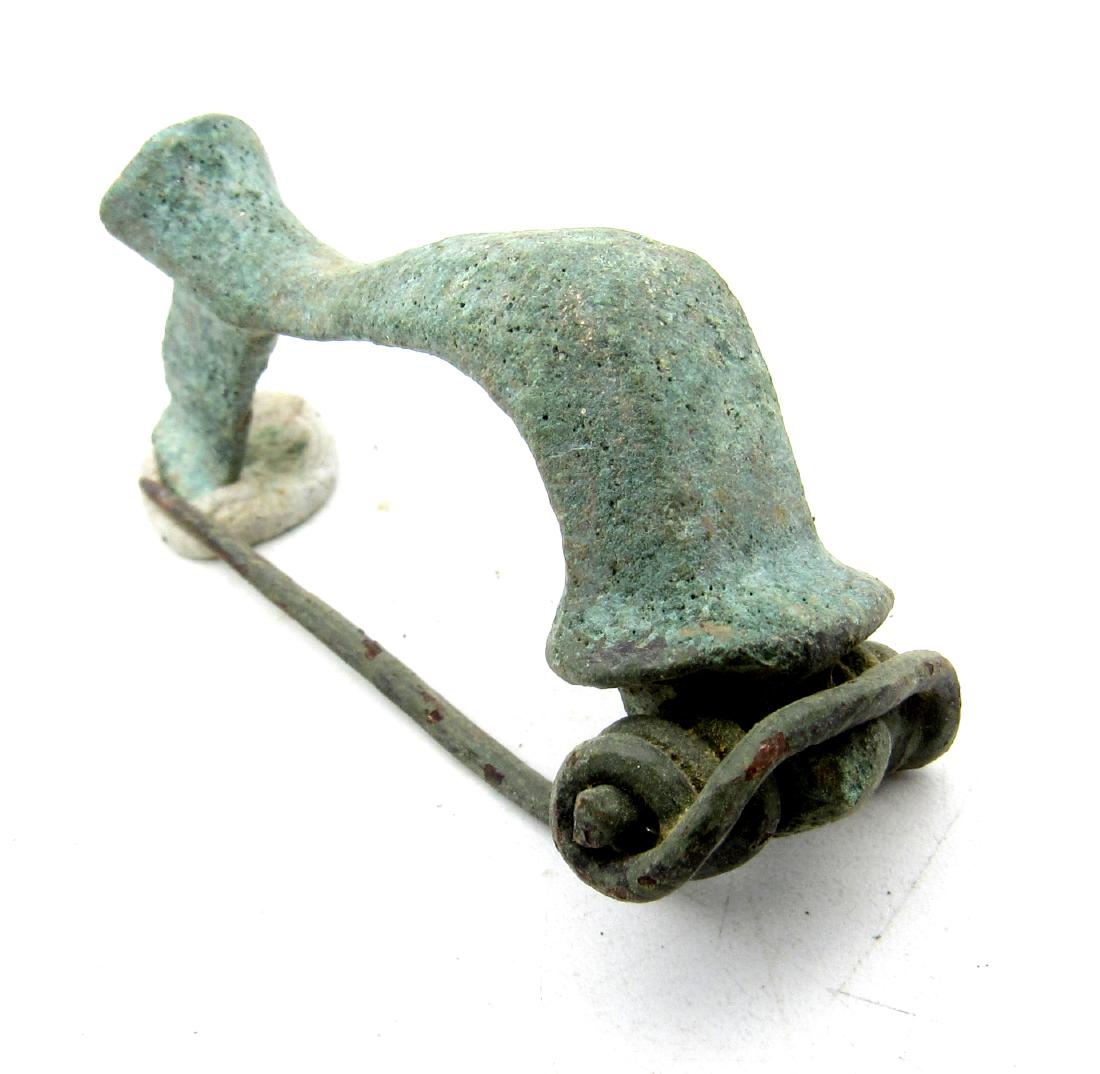 Ancient roman "Knee" type brooch (1 of 3)