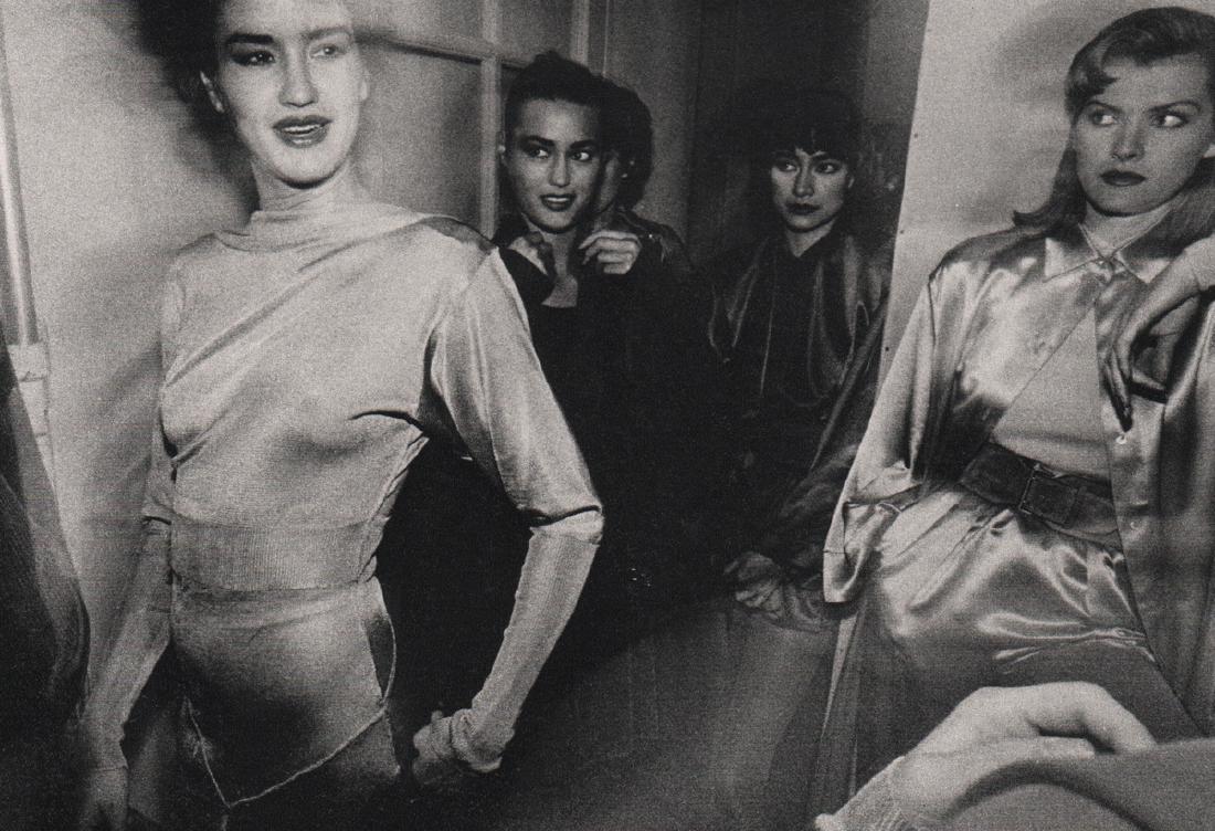 WILLIAM KLEIN - Janice Dickinson, Cabine Azzedine Alaia: Artist: WILLIAM KLEIN Print Title: Janice Dickinson, Cabine Azzedine Alaia, 1985 Medium: Sheet-fed Gravure Printing Date: 1985 Printed in: France Image Size Approx. 7.75" X 5.25" William Klein an Amer