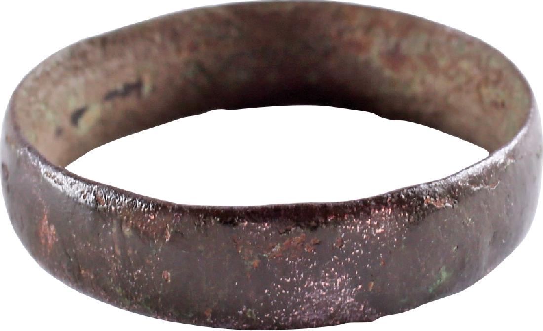 GOOD EARLY VIKING MAN'S WEDDING RING 10th CENTURY (1 of 2)