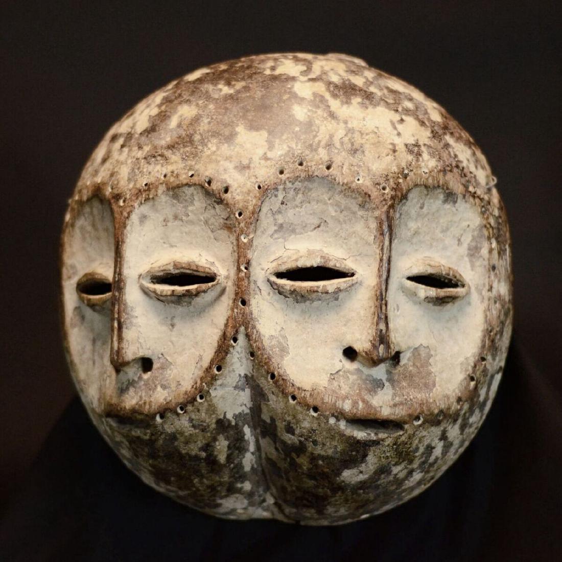 LEGA Bwami Double Face Mask. (1 of 8)