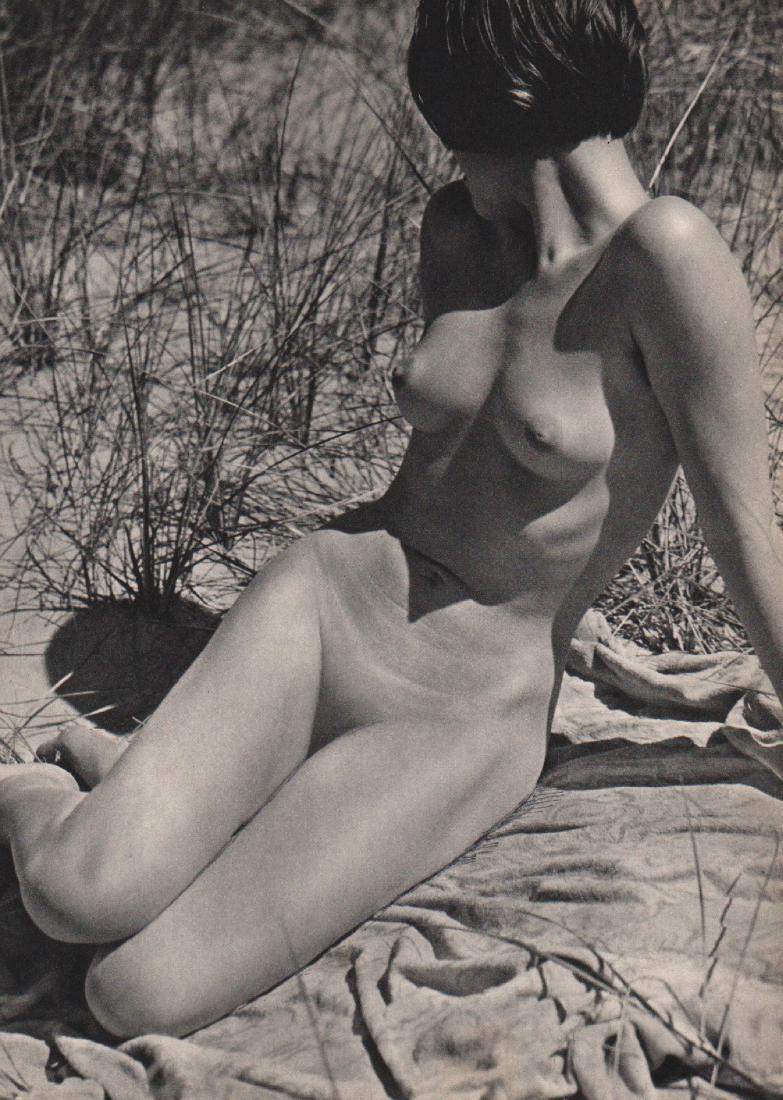 ANDREAS FEININGER - Etude de Nu: Artist: ANDREAS FEININGER Print Title: Etude de Nu Medium: Large gravure From the very scarce 1936 portfolio 28 nudes Printer: Neogravure, France Printing Date: 1936 Image Size: 10" x 14" Andreas Bern