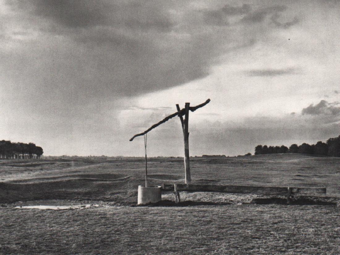 ANDRE KERTESZ - Hungarian Landscape, 1914 Puszta: Artist: ANDRE KERTESZ Print Title: Hungarian Landscape, 1914 Puszta Medium: Sheet-Fed Gravure Printed in 1972 in France Image size approx. 9 x 7 inches Andre Kertesz (1894-1985) born Kertesz Andor, wa