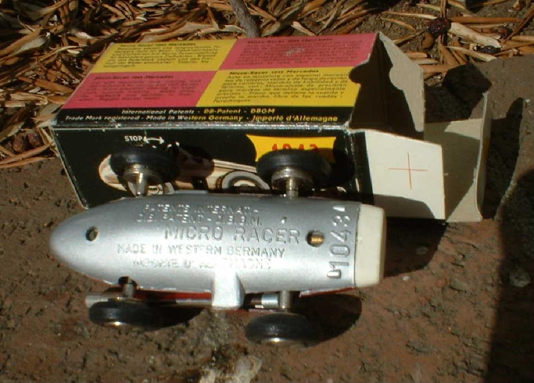 Schuco Microracer 1043 (1 of 4)