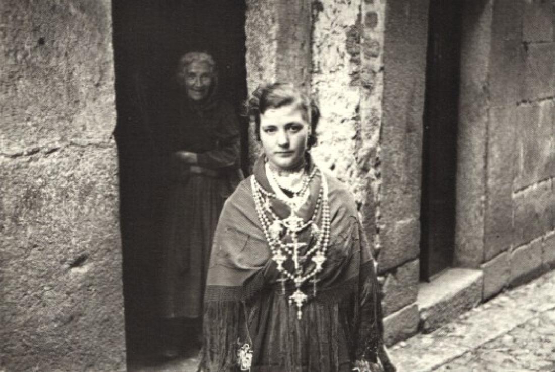 EDOUARD BOUBAT - Espagne, 1956: Artist: EDOUARD BOUBAT Print Title: Espagne, 1956 Medium: Duotone Photoengraving Printed in: France, 1980 Image Size approx.: 3.5 x 5" Edouard Boubat (1923-1999) was a French photojournalist and art p