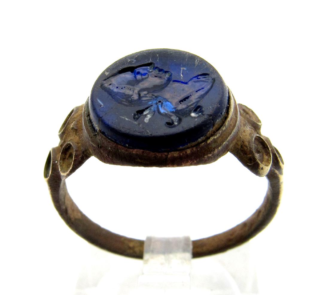 Post Medievalring with a bust of an aristocrat - french (1 of 4)