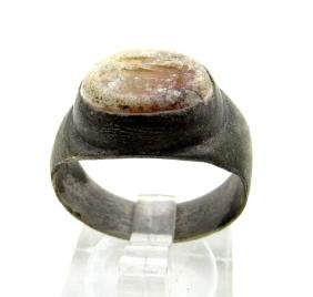 Ancient Roman silver intaglio ring with winged victory (1 of 4)