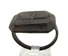 Ancient Roman ring with a boat (1 of 4)