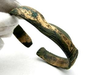 Medieval Viking scandinavian decorated bracelet (1 of 3)