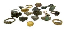 Lot of 20 Roman to Medieval rings and ring fragments (1 of 3)