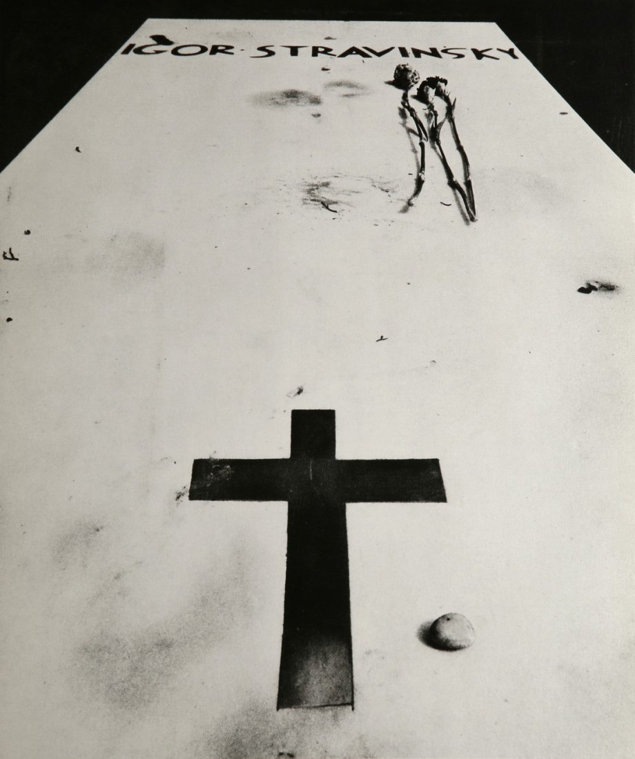 ARNOLD NEWMAN - Igor Stravinsky Sepolcro: Artist: Arnold Newman Title: Igor Stravinsky Sepolcro Date Printed: 1979 Medium: HelioGravure Printer: Electa Printer Location: Milan ITALY Size: 30.5x26.4 cm - 12x10.4 inch Mount Size: (30x40) cm - (