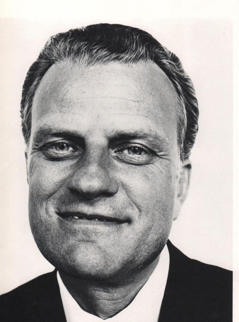 RICHARD AVEDON - Reverend Billy Graham: Artist: RICHARD AVEDON Print Title: Reverend Billy Graham Medium: Sheet-Fed Gravure Printed in 1964 Printed in Switzerland Image Size: 5.25 x 6.75 inches Richard Avedon(1923-2004) was an American fash