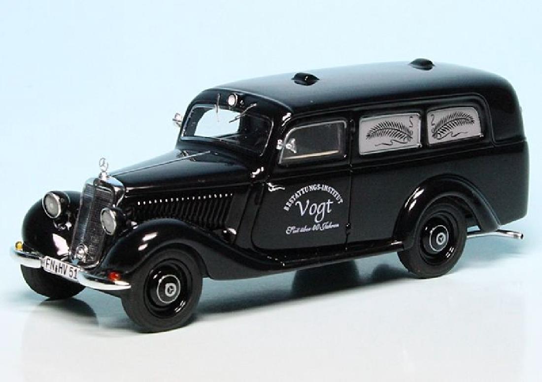 Schuco PROR43 Scale 1:43 Mercedes-Benz Bestattungswagen (1 of 9)
