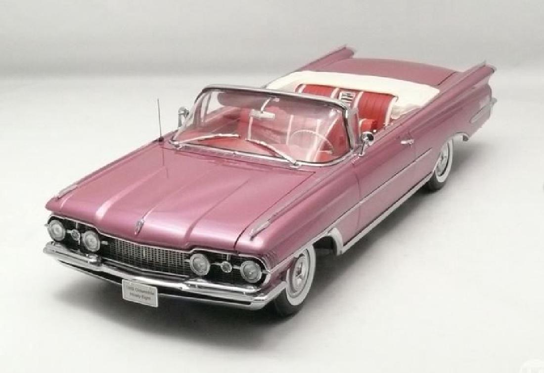 Sun Star Scale 1:18 Oldsmobile Open Convertible 1959 (1 of 15)