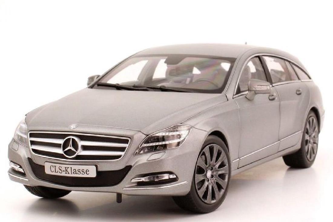 Norev Scale 1:18 Mercedes-Benz CLS-Class Shooting Brake: Eye-catching beautiful model of the Mercedes-Benz CLS-Klasse Shooting Brake produced by Norev. The model is produced in the scale 1:18 and the finish, detailing and quality are, as always with Norev,