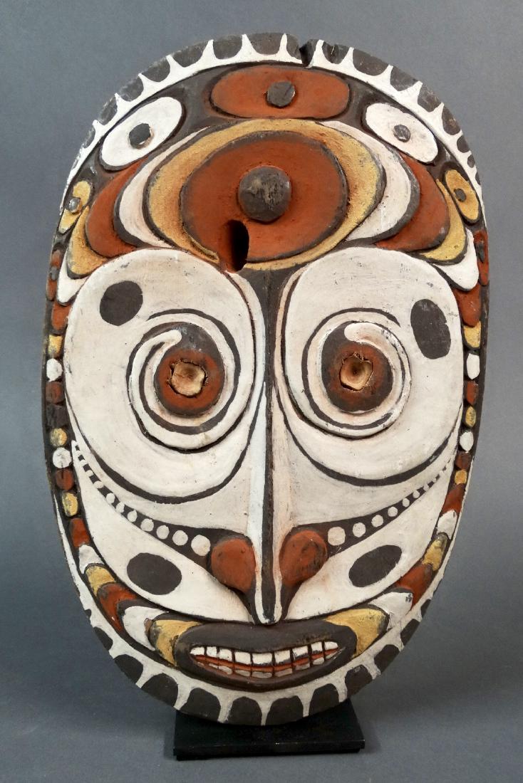 Ancestor wall mask from Torembi village - SEPIK - (1 of 7)