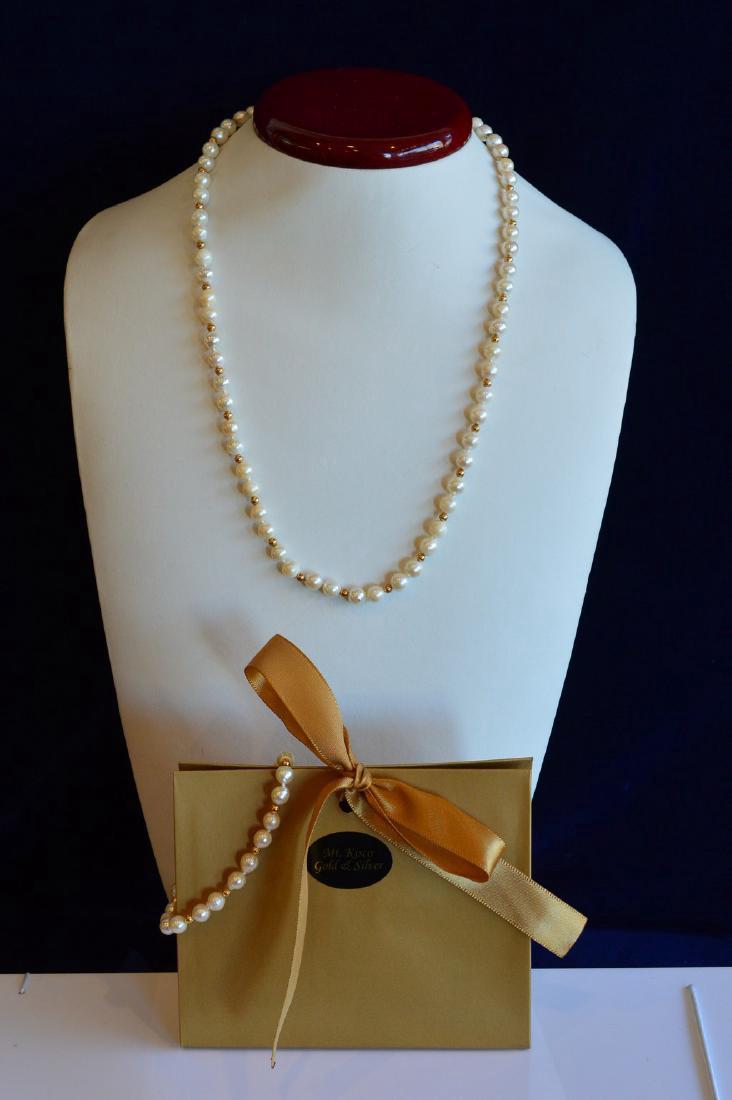 Ladies Single strand Pearl Necklace & Matching Bracelet (1 of 2)