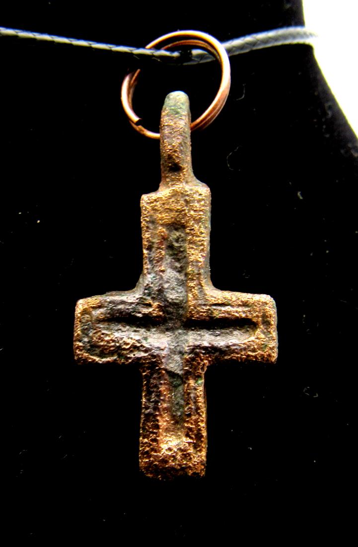 Viking Cross Pendant (1 of 2)