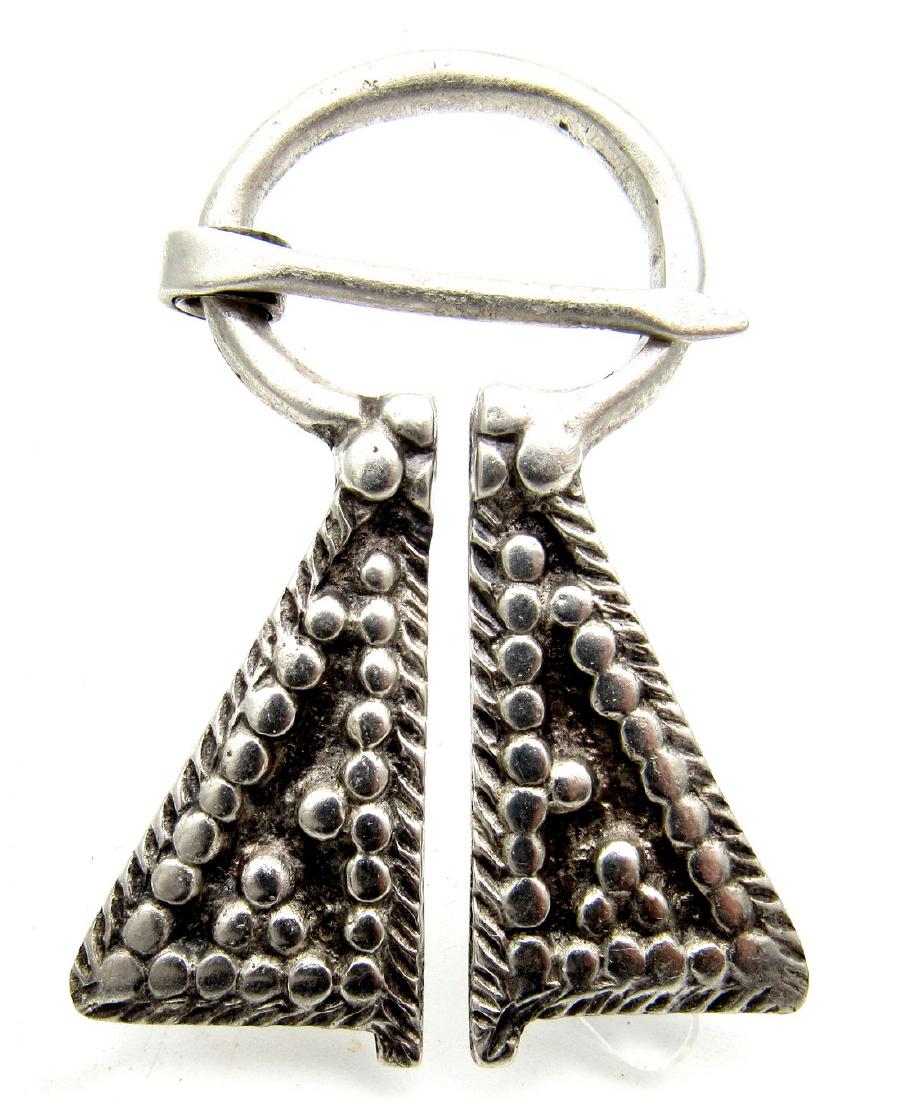 Viking SIlver Penannular Omega Brooch (1 of 2)