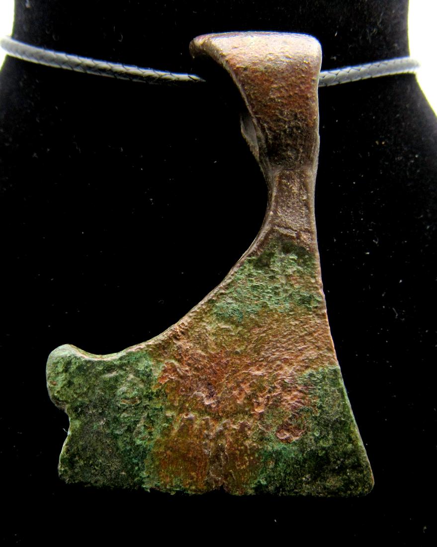 Medieval Viking Warriors Axe Pendant (1 of 2)
