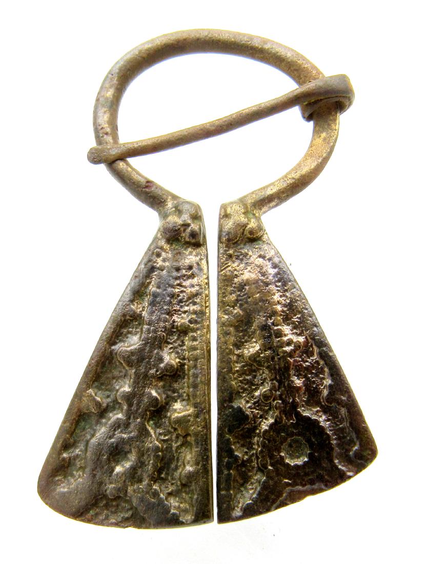 Medieval Viking Penannular Omega Brooch (1 of 2)