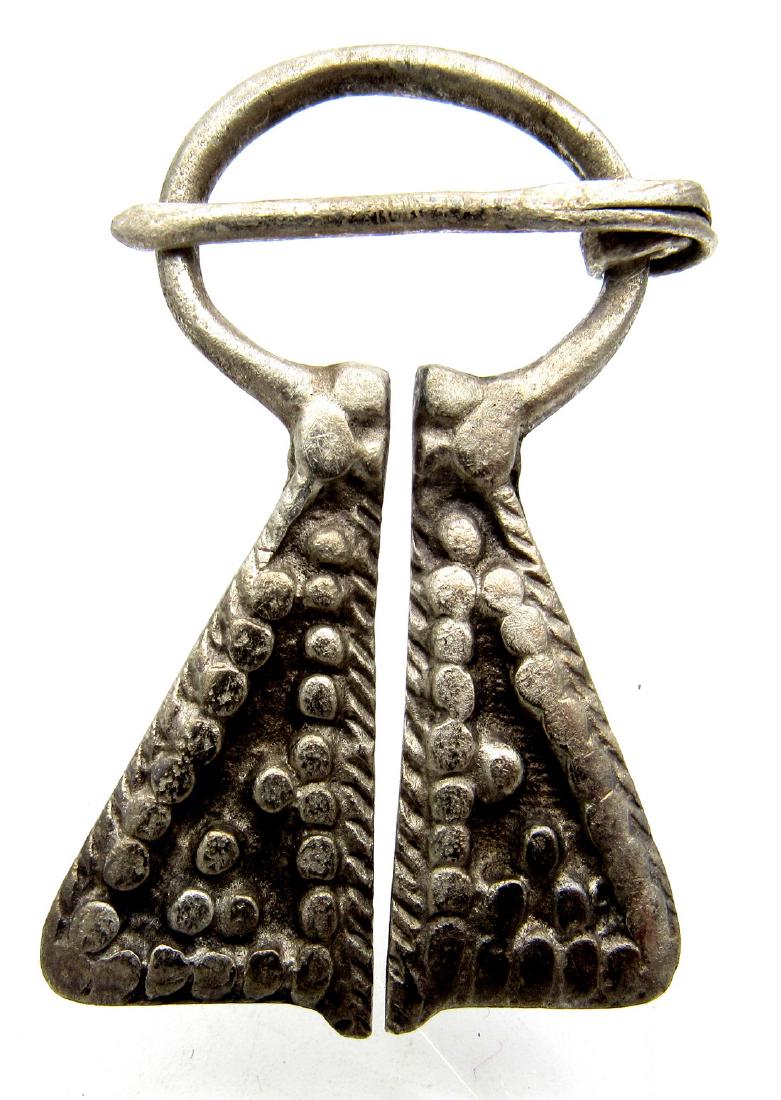 Medieval Viking Penannular Omega Brooch (1 of 2)