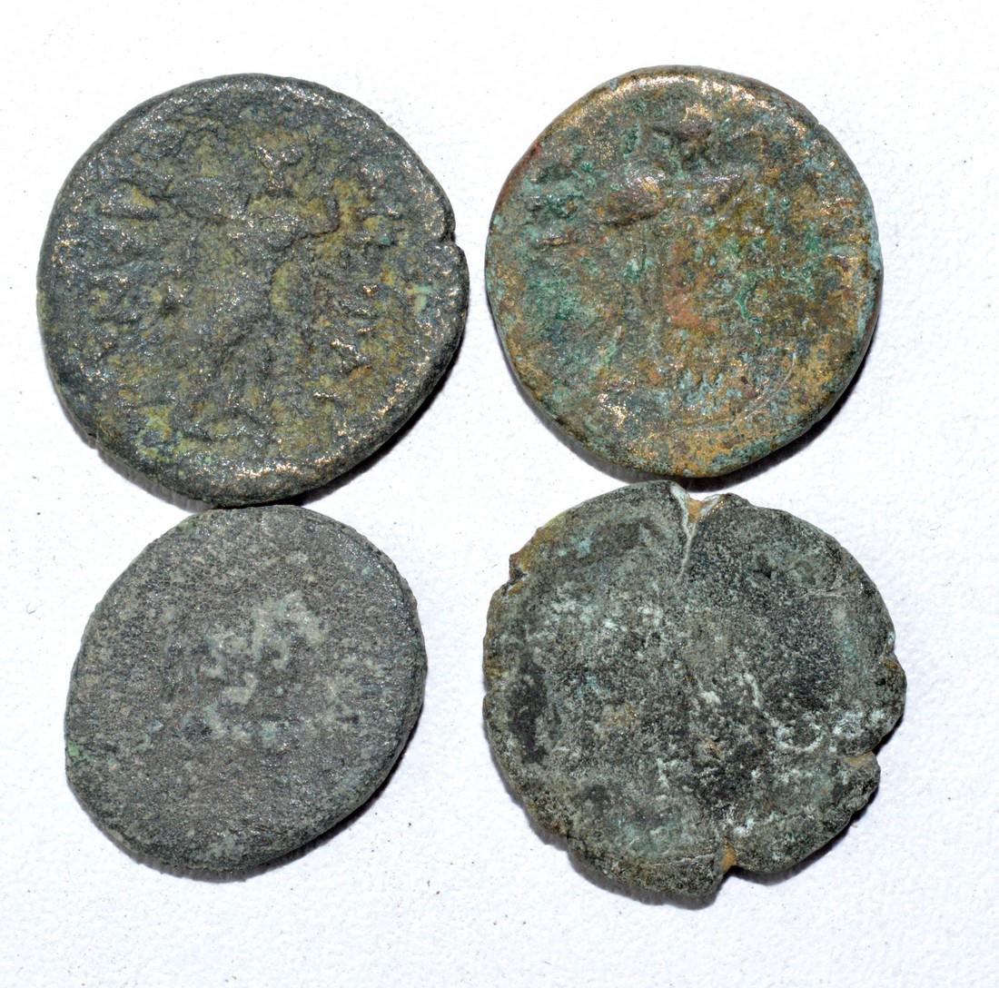 Lot of 4 Ancient Greek Coins for Cleaning: Date: ca. 4th - 2nd C BC Material: Copper / Bronze Origin: From an old British collectom, acquired on German and Austrian art markets. Dimensions: 17-20mm; 19.3grams Lot of 4 Ancient Greek Coins for C