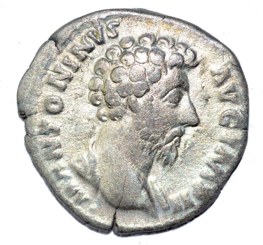 Marcus Aurelius AR Denarius, rv. Roma (1 of 2)