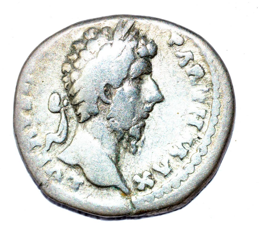Lucius Verus AR Denarius, rv. Providentia (1 of 2)