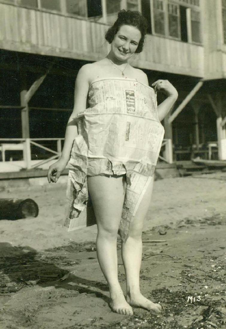 Vintage 1920 Bizarre Happy Lady Newspaper Dress (1 of 3)