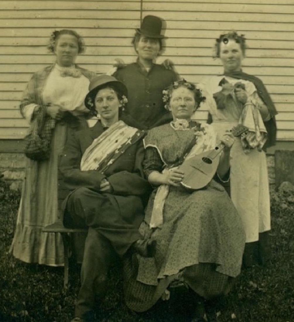 1915 Bizarre Group 5 Women Costume Performer Mandolin (1 of 3)