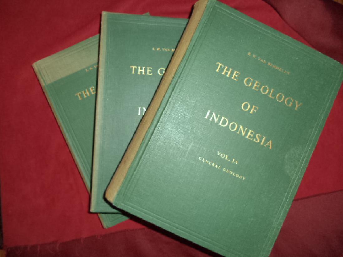 The Geology of Indonesia 3 volumes: The Geology of Indonesia. 3 volumes. Vol. IA - General Geology of Indonesia and Adjacent Archipelagoes. Vol. IB - Portfolio. Vol. II - Economic Geology. van Bemmelen, R.W. Government Printing Office. 