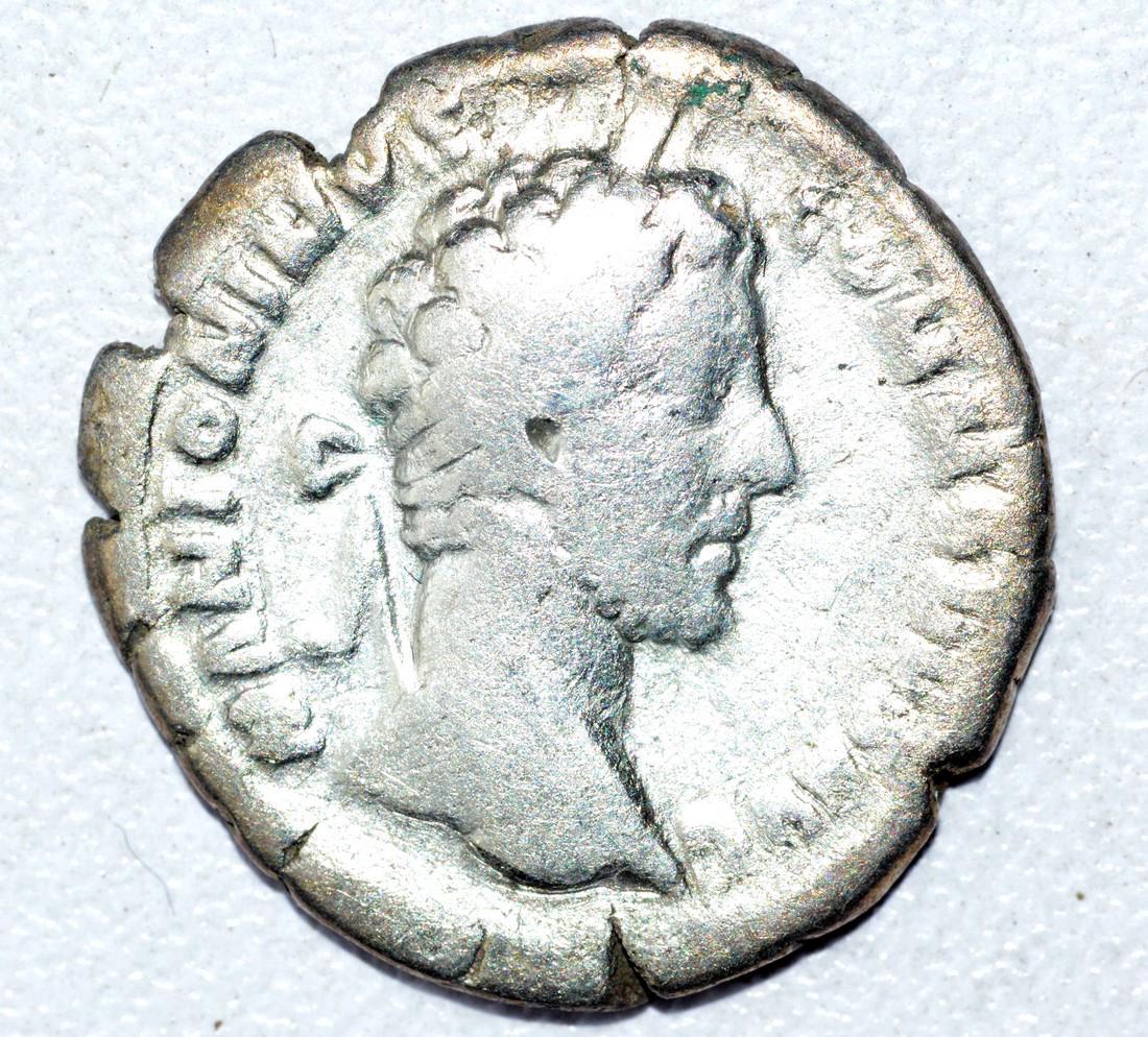 Commodus AR Denarius, rv. Aequitas (1 of 2)