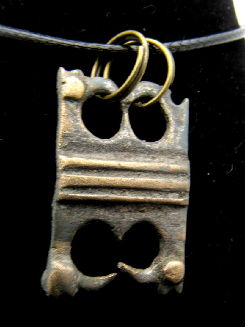 Medieval Viking Raven Heads Pendant (1 of 2)