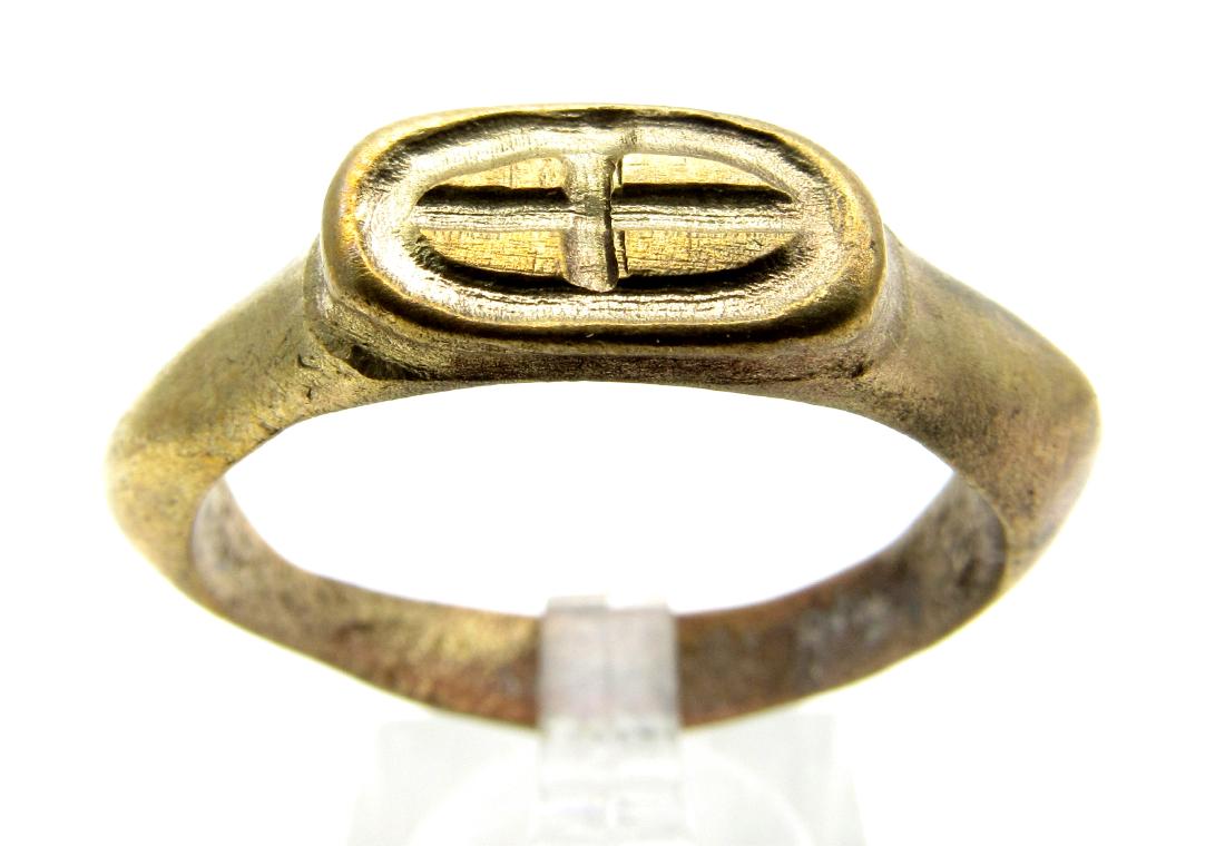 Medieval Knights Templar Ring with Cross on Shield (1 of 3)