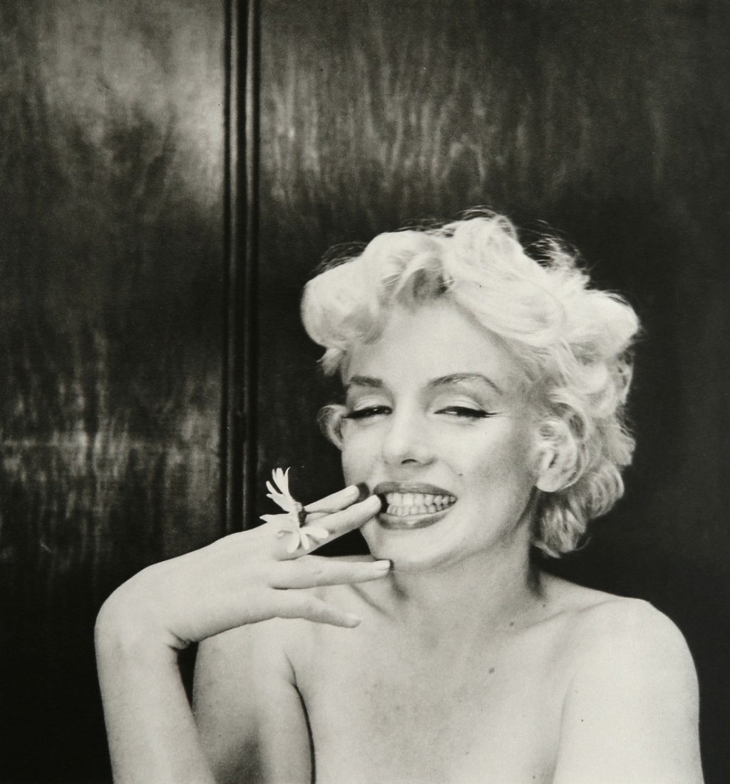 CECIL BEATON - Marilyn Monroe 1956: Artist: Cecil Beaton Title: Marilyn Monroe 1956 Date Printed: 1982 Medium: HelioGravure Printer: Electa Printer Location: Milan ITALY Size: 18.6x17.5 cm - 7.3x 6.9 inch, With tissue guard Mount Size: 