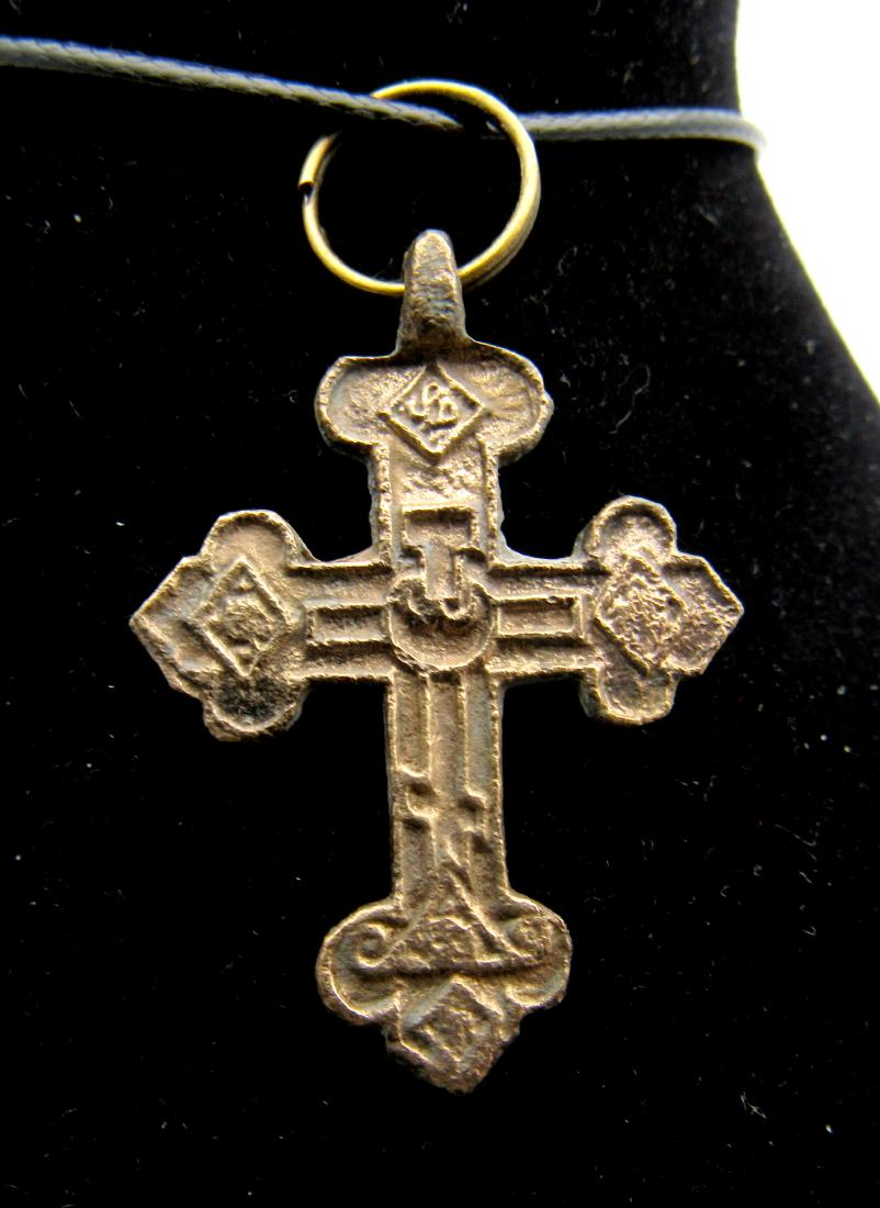 Late Medieval Decorated Cross Pendant (1 of 2)