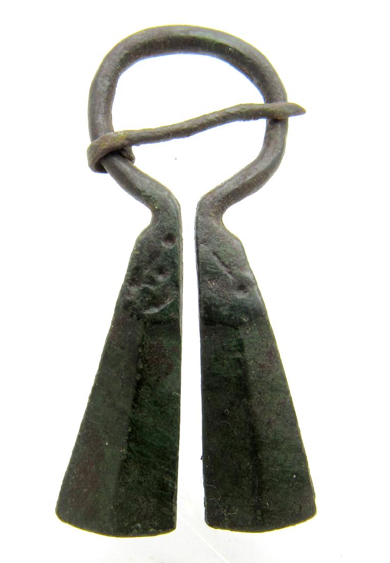 Medieval Viking Penannular Brooch (1 of 2)