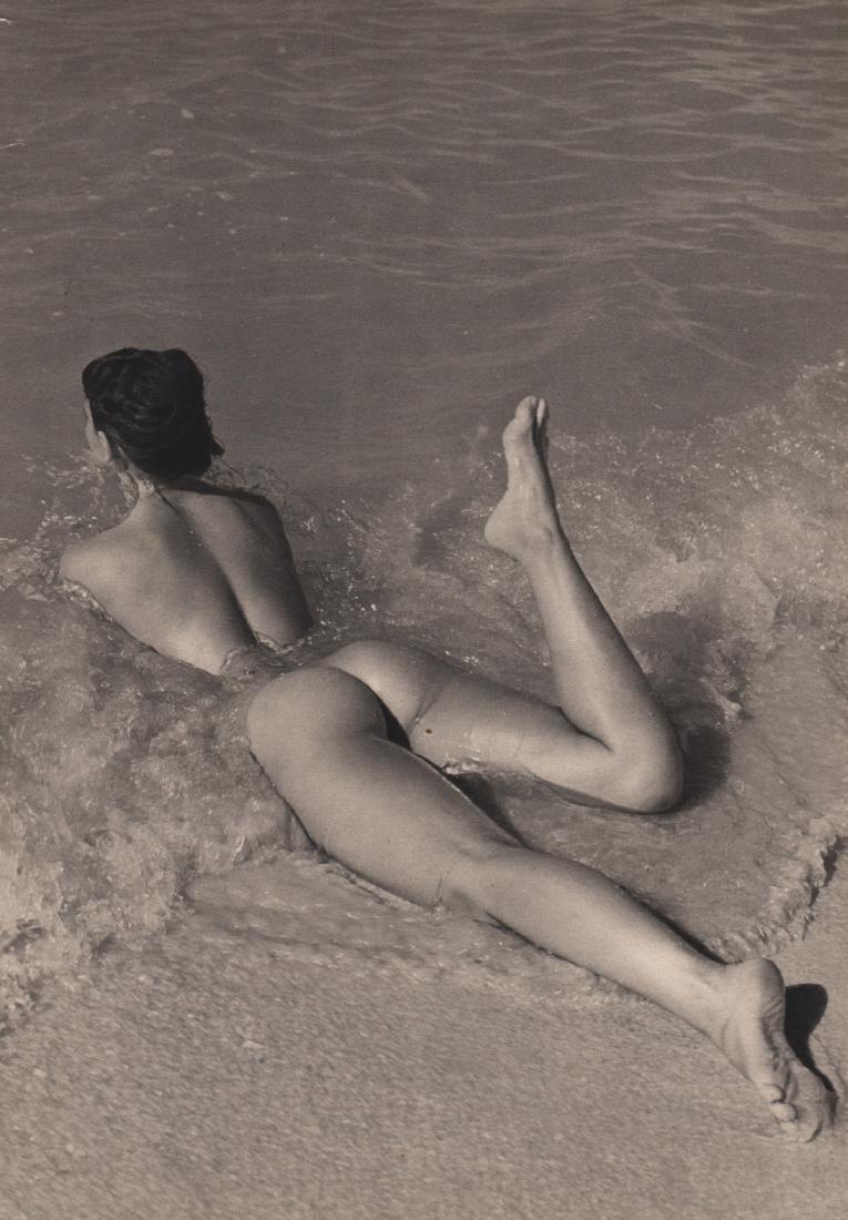 ANDRE DE DIENES - Nude: Artist: ANDRE DE DIENES Print Title: Nude Medium: Sheet-fed Gravure Printing Date: 1949 Printed: France Image size approx. 8.5 x 12.5 inches Andre De Dieneswas a Hungarian photographer, noted for his