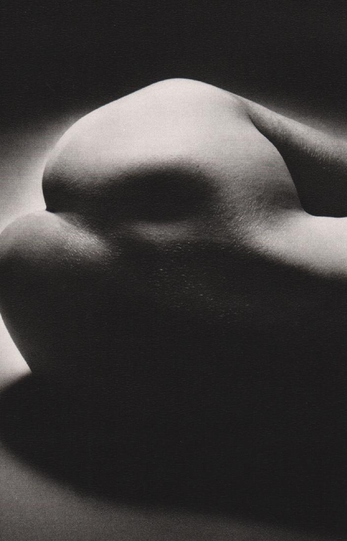 JEANLOUP SIEFF - Hintern, Paris 1969: Artist: JEANLOUP SIEFF Print Title: Hintern, Paris 1969 Medium: Sheet-Fed Gravure Printing Date: 1982 Printed in France Image Size: 4 x 6.5 inches Jeanloup Sieff(1933-2000) was a French photographer b