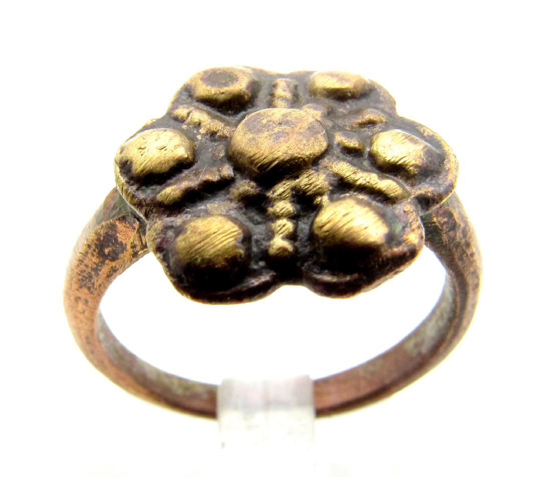 Ancient Roman Ring with a Floral Bezel (1 of 3)