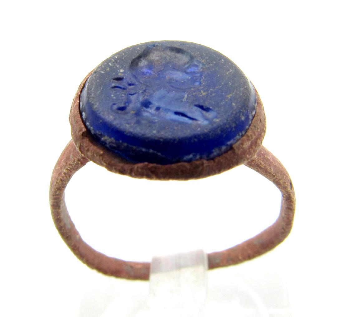 Late Medieval Ring with Bust Engraved on Blue Intaglio (1 of 4)