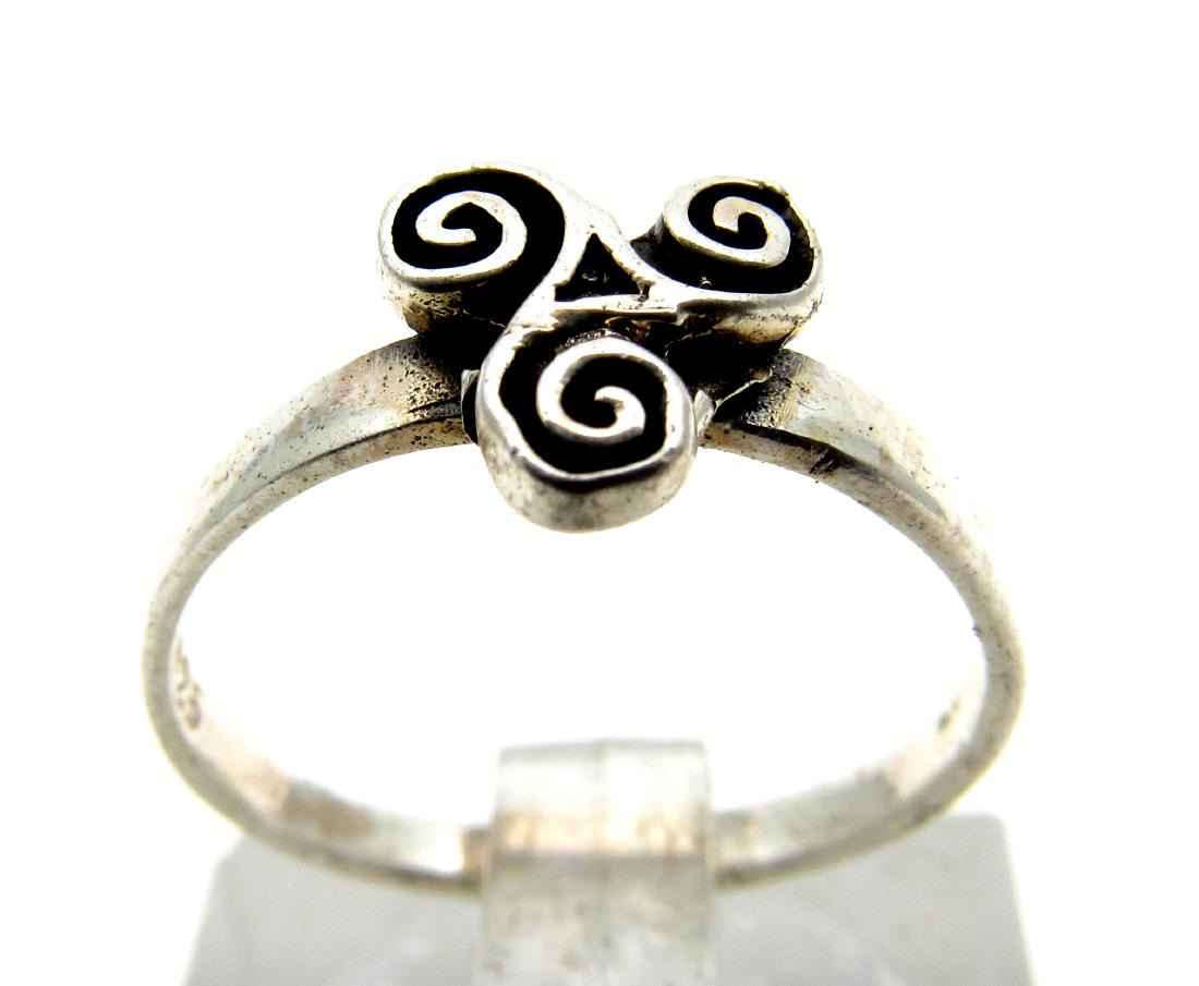 Vintage Silver Ring with Triskele on Bezel (celtic (1 of 3)